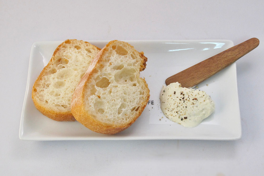 ガーリック風味のクリームチーズのディップ