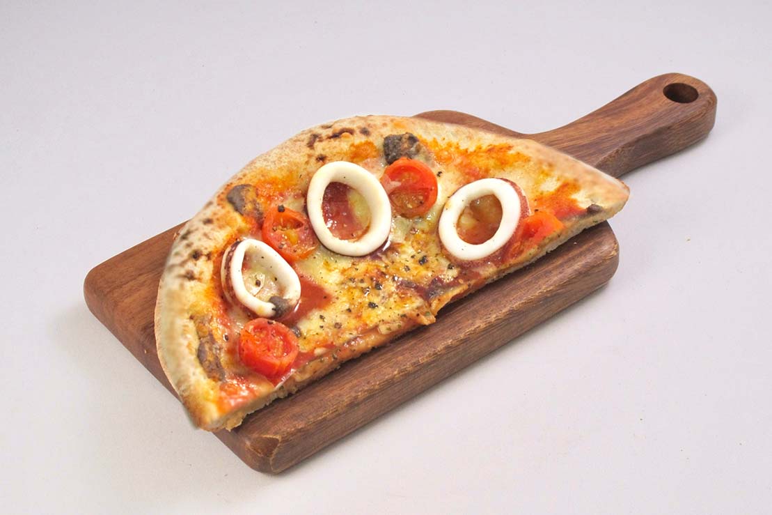イカとアンチョビのピザ（ハーフ）